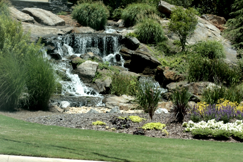 paysagiste-SIX FOURS LES PLAGES-min_small-garden-waterfall-rocks-natural-landscape-nature-1593483-pxhere.com